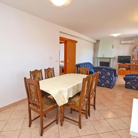 Apartment Fuer 4 Personen Ca 70 Qm In Flengi, Istrien Istrische Riviera *
